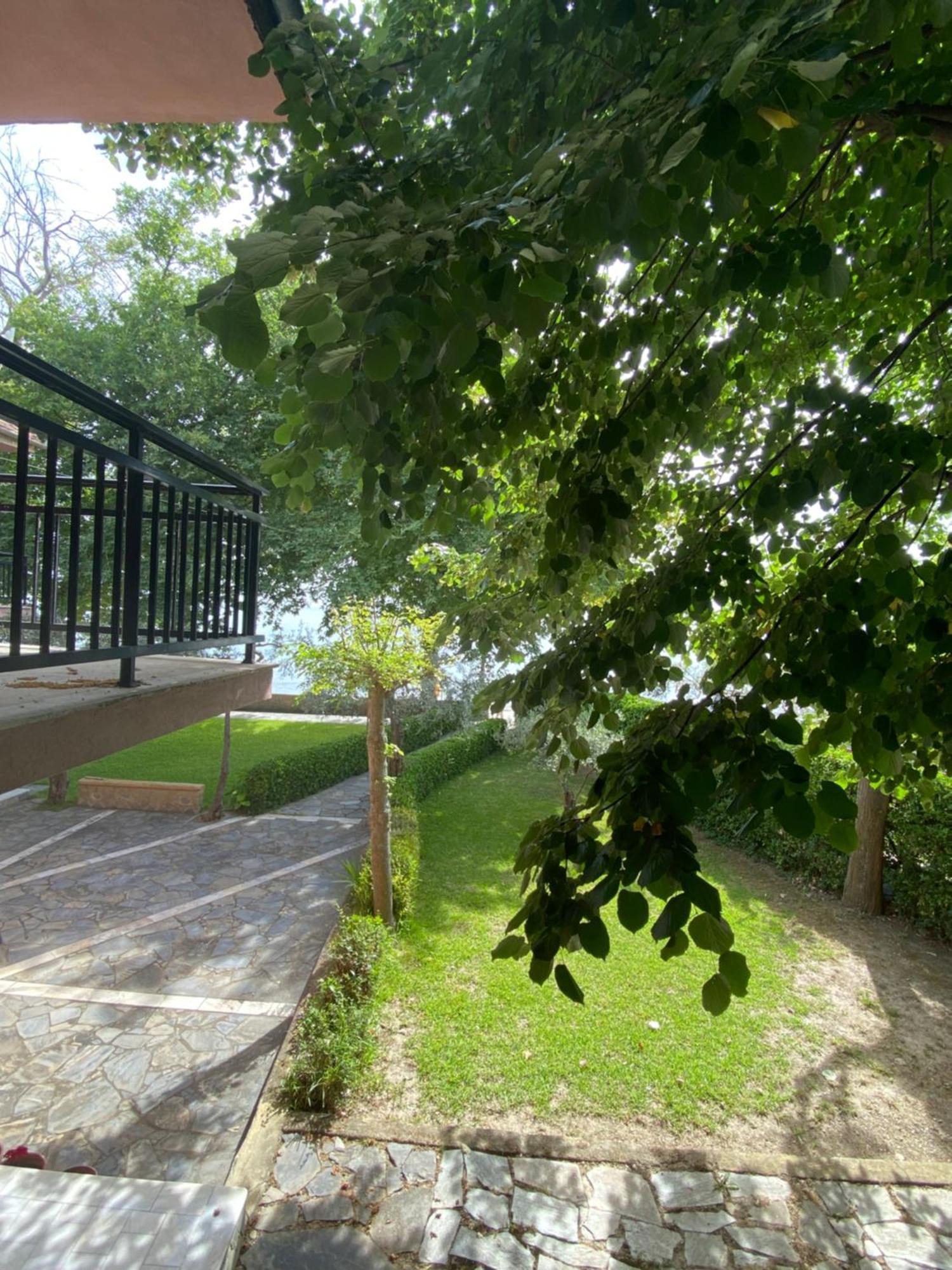 Paparizou Apartment *